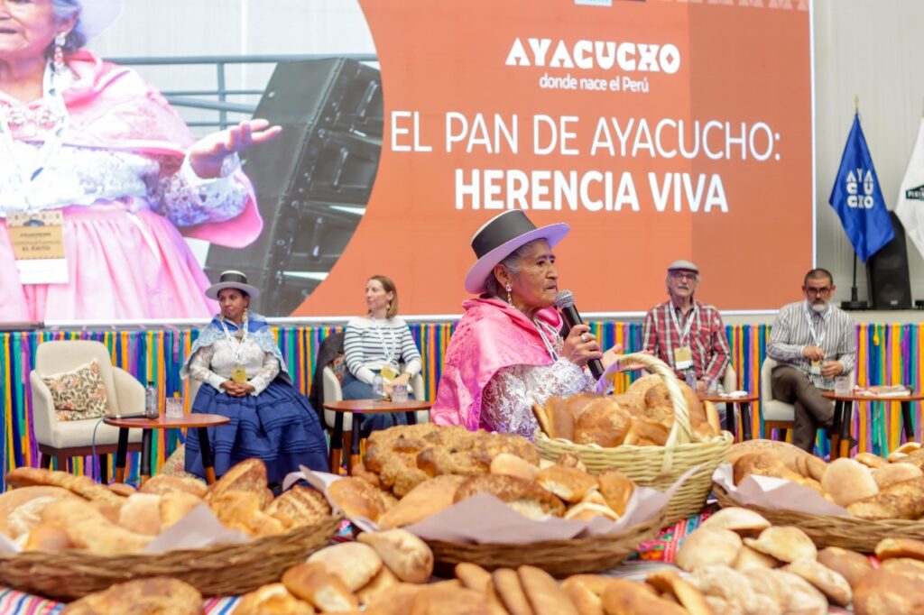 Libro "Panes de Ayacucho" gana galardón mundial 2025